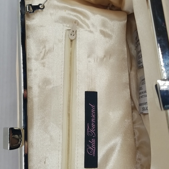 LULU TOWNSEND CREAM SATIN SHOULDER BAG CLUTCH NWT - Picture 6 of 8